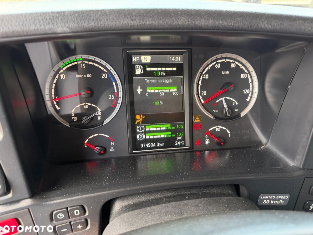 Scania R450 RETARDER / LED / KLIMA POSTOJOWA / MIKROFALA / ALUFELGI / ZBIORNIKI 1200 L / FULL SPOJLERY / NAWIGACJA / ŚLICZNA SCANIA / OD NOWOŚCI SPALANIE TYLKO 27 L / 11.2016 ROK !! - 24