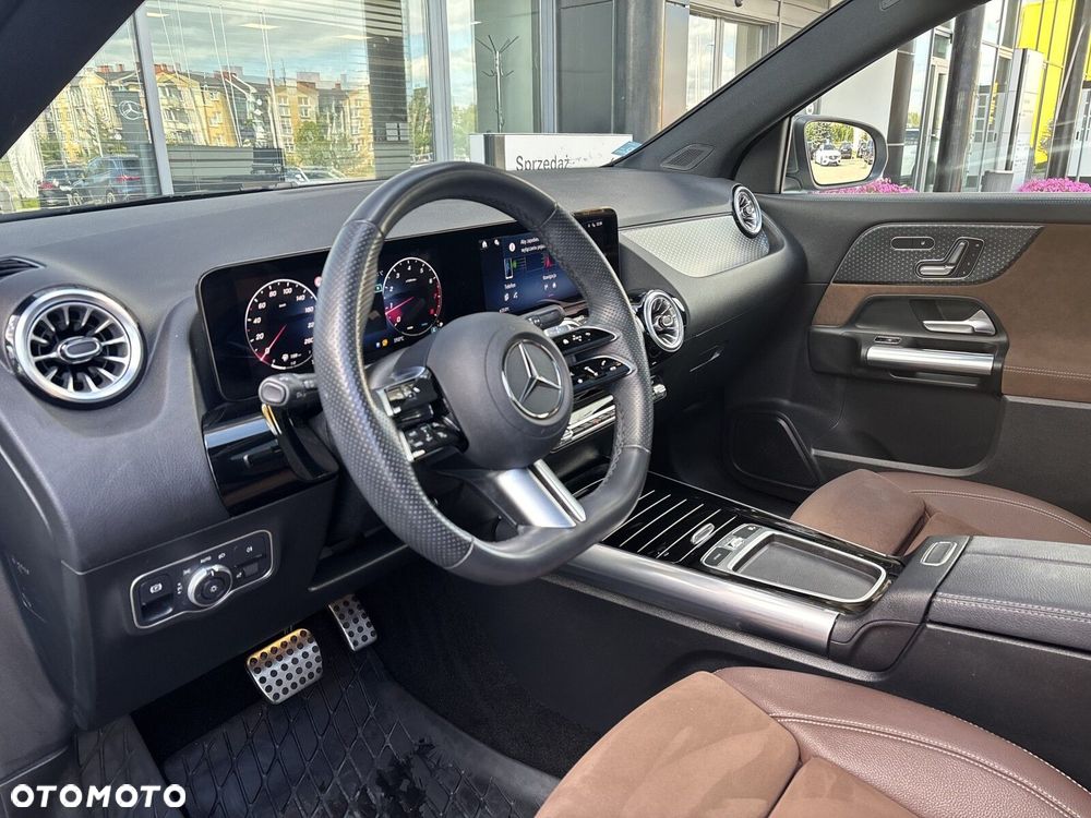Mercedes-Benz GLA 220 mHEV 4-Matic AMG Line 8G-DCT - 16
