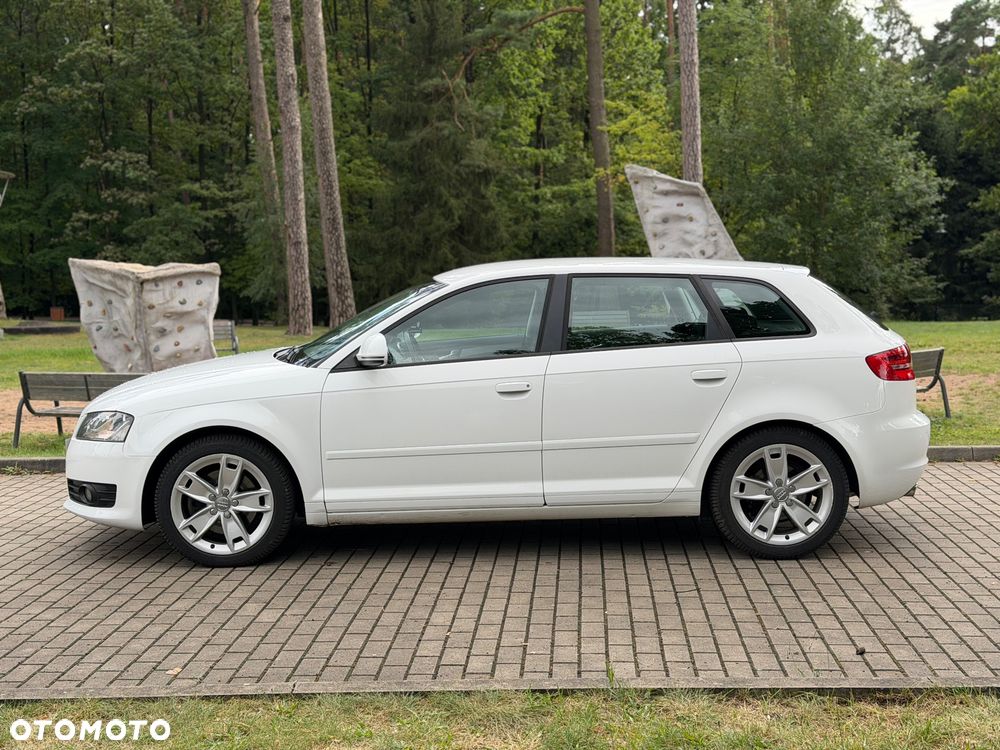 Audi A3 Sportback 2.0 TDI DPF quattro Attraction - 8