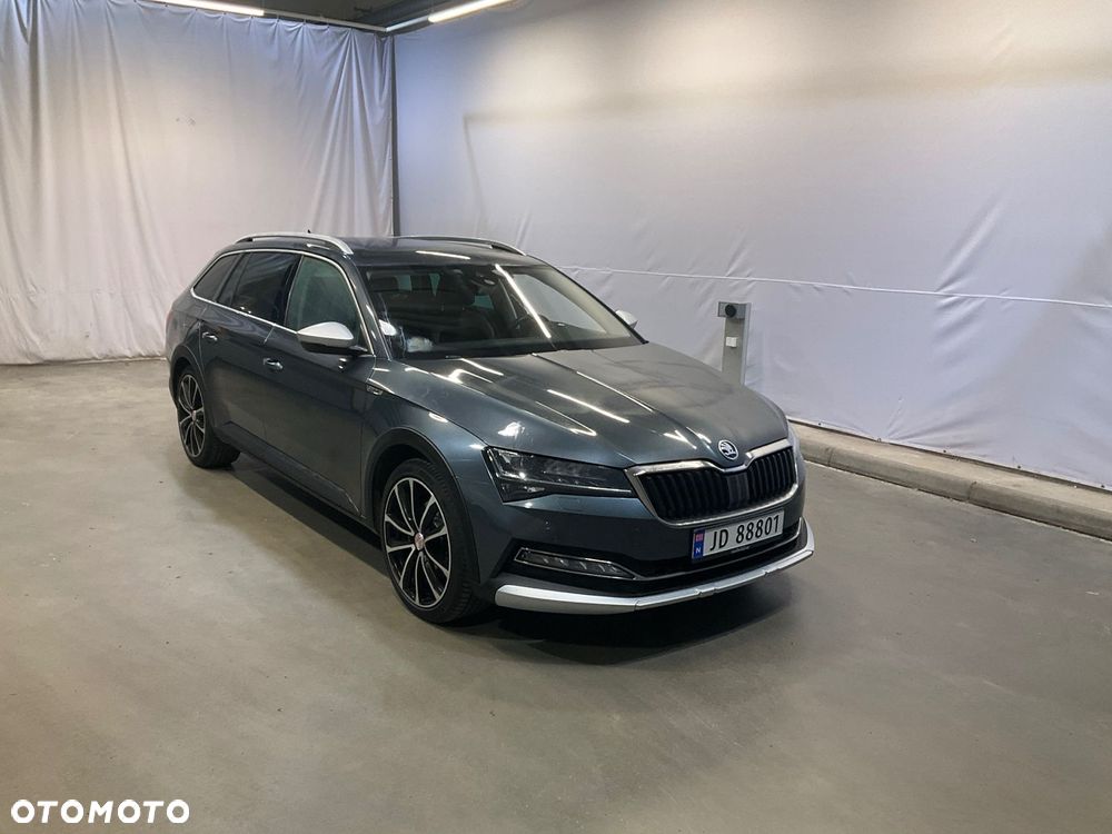 Skoda Superb 2.0 TDI SCR 4x4 Scout DSG - 25