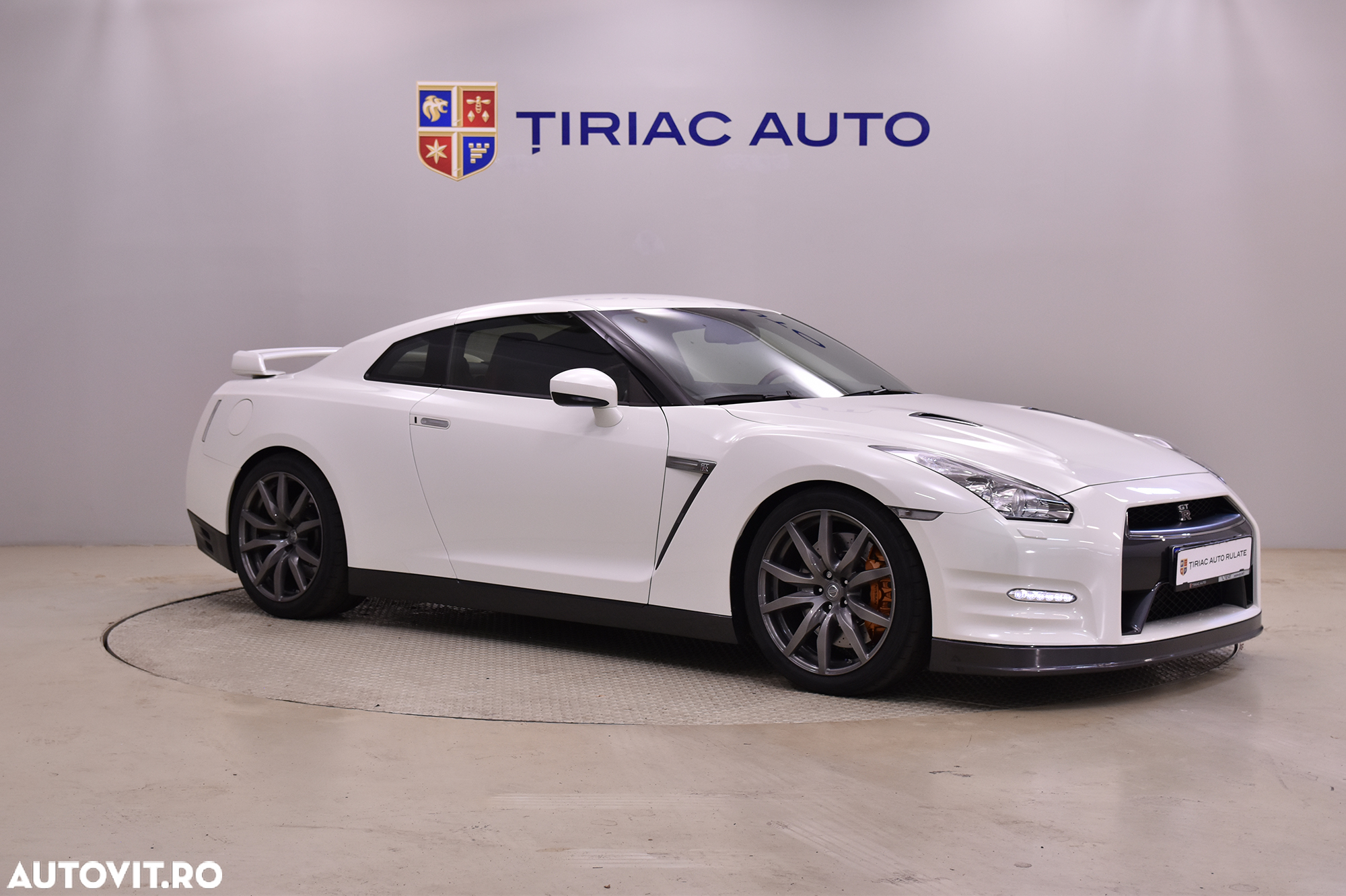 Nissan GT-R - 7