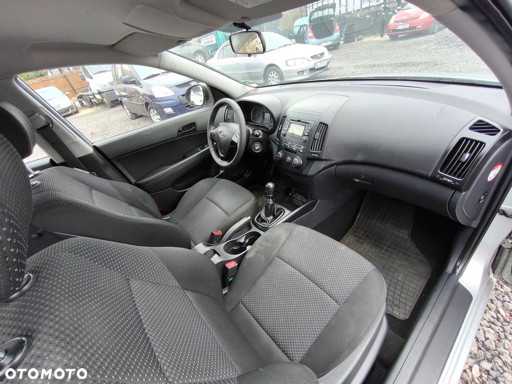 Hyundai i30 1.4 Classic + - 19