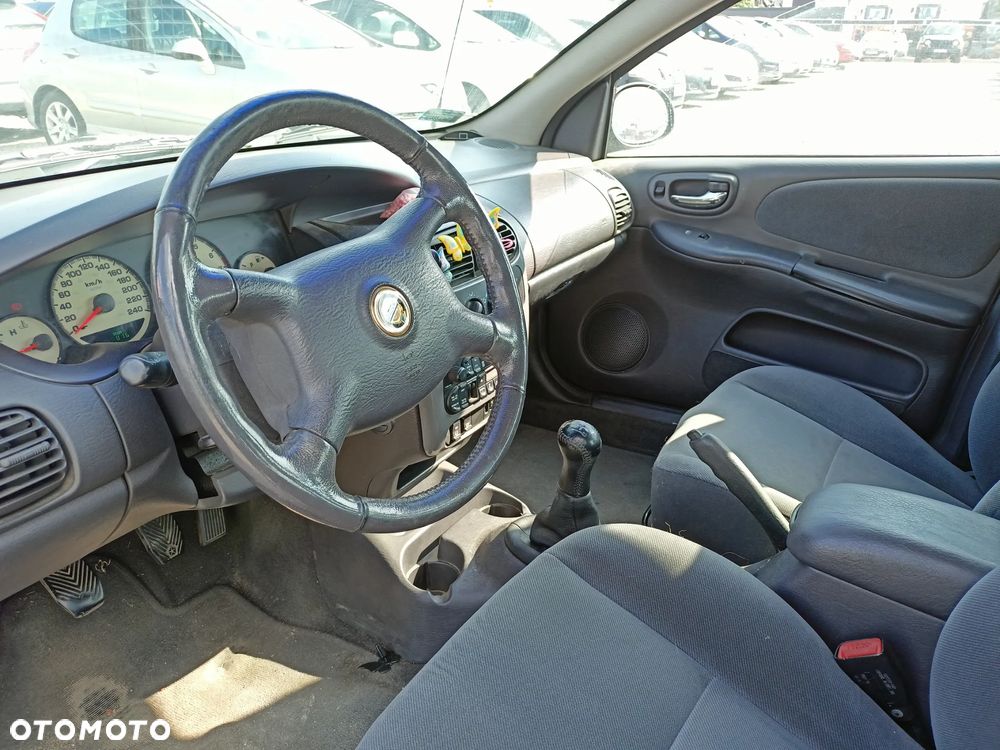 Chrysler Neon - 7