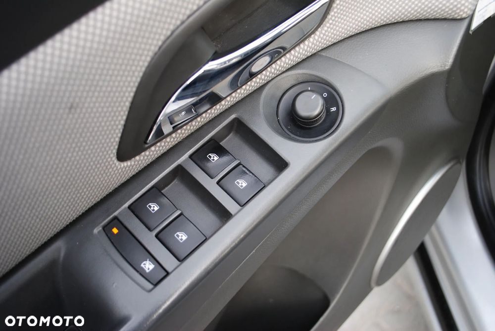 Chevrolet Cruze 1.8 LT - 15