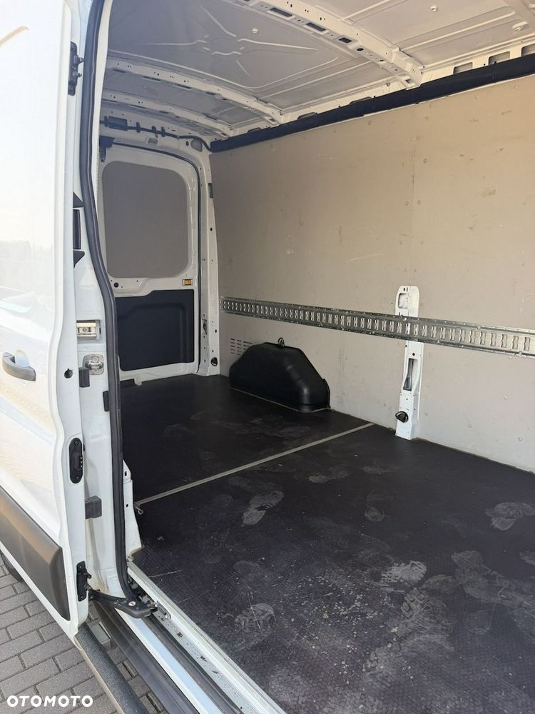 Ford Transit - 18