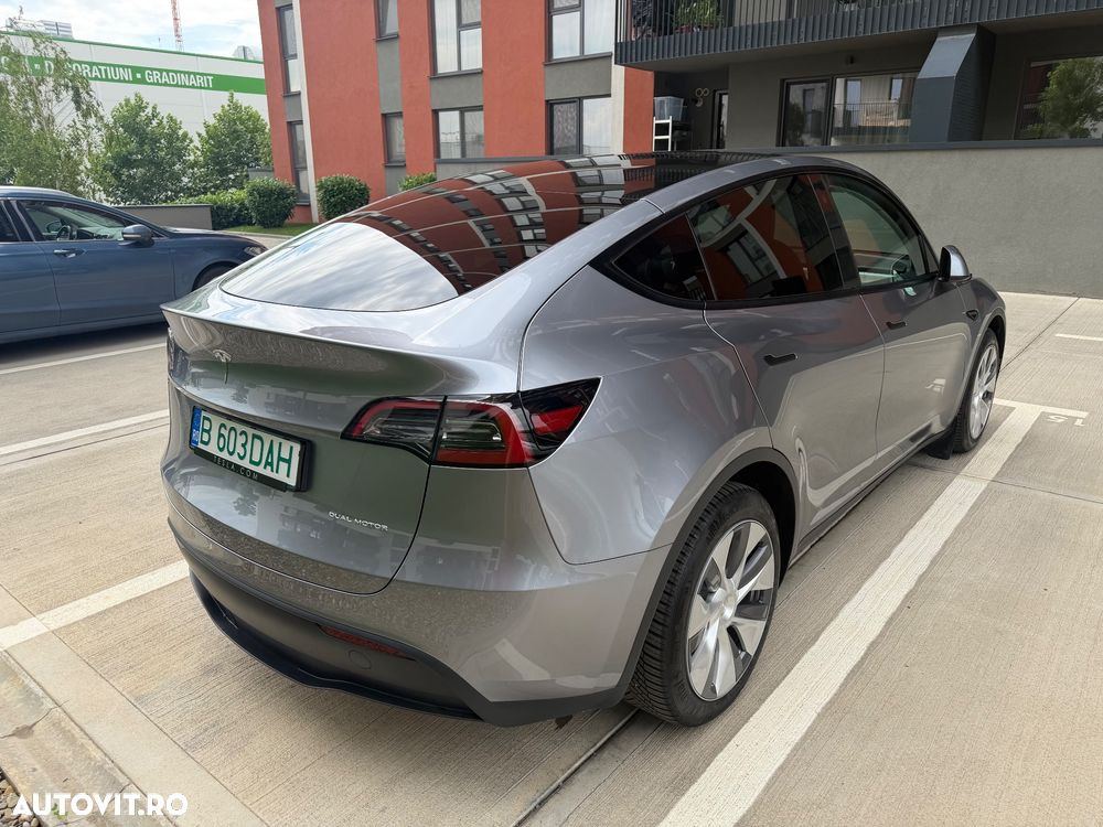 Tesla Model Y Long Range AWD - 7
