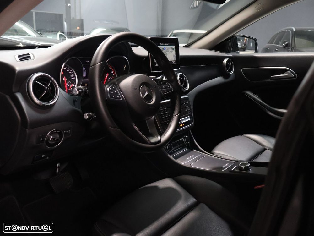 Mercedes-Benz CLA 220 d 4Matic 7G-DCT Urban - 6