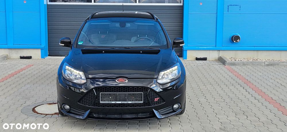 Ford Focus Turnier 2.0 EcoBoost ST mit Leder-Exclusiv-Paket - 3