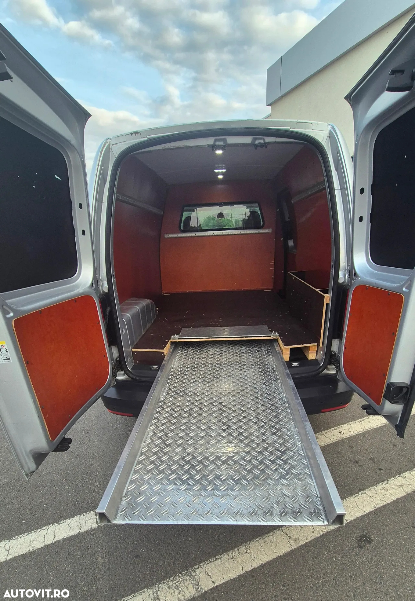 Volkswagen Caddy - 13