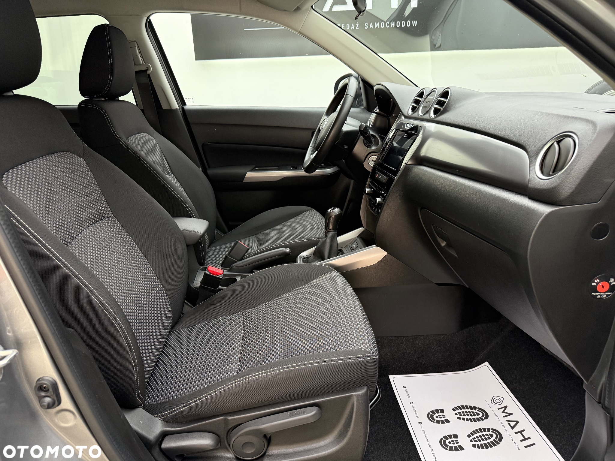 Suzuki Vitara 1.0 Boosterjet Premium 2WD - 18