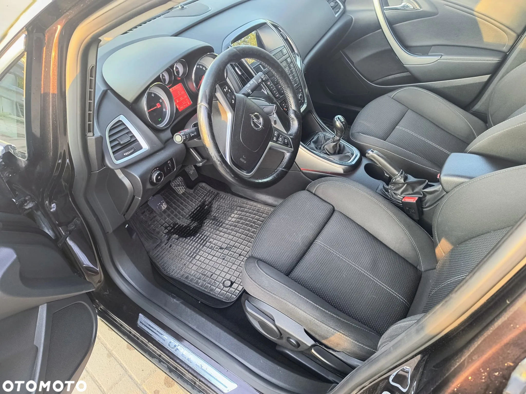 Opel Astra IV 2.0 CDTI Cosmo - 5