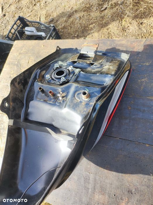 zbiornik paliwa (bak) do Honda CBR 125 R JC34  2004–2006, na gaźniku - 8