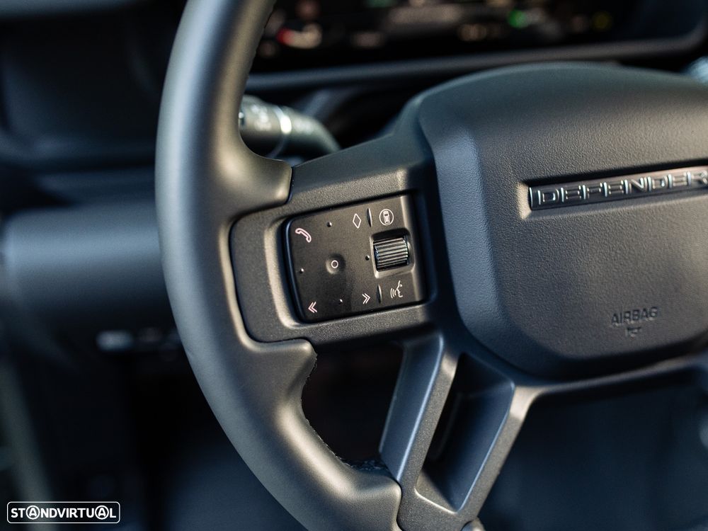 Land Rover Defender 2.0 P300e 110 AWD X-Dynamic SE - 30