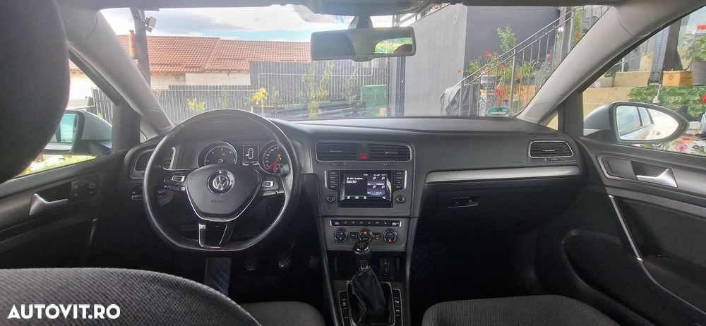 Volkswagen Golf 1.6 TDI DPF BlueMotion Technology Comfortline - 8