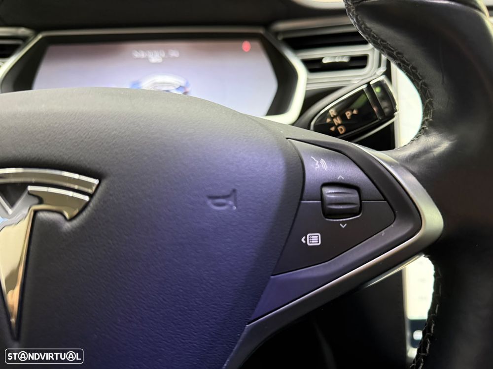 Tesla Model S - 20