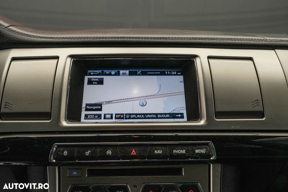 Jaguar XF 2.2D Premium Luxury - 22