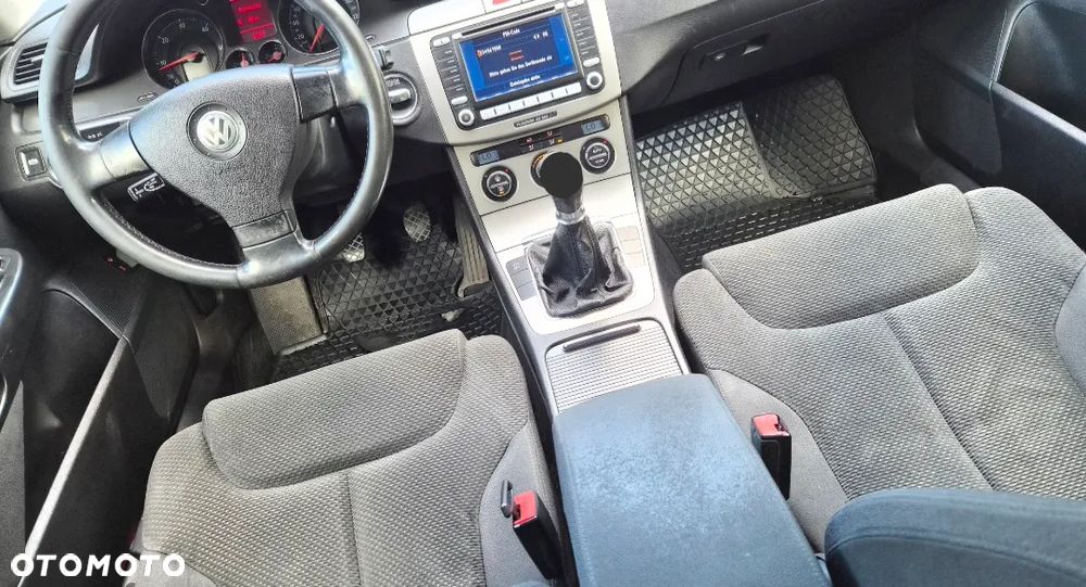 Volkswagen Passat 2.0 TDI Comfortline - 5
