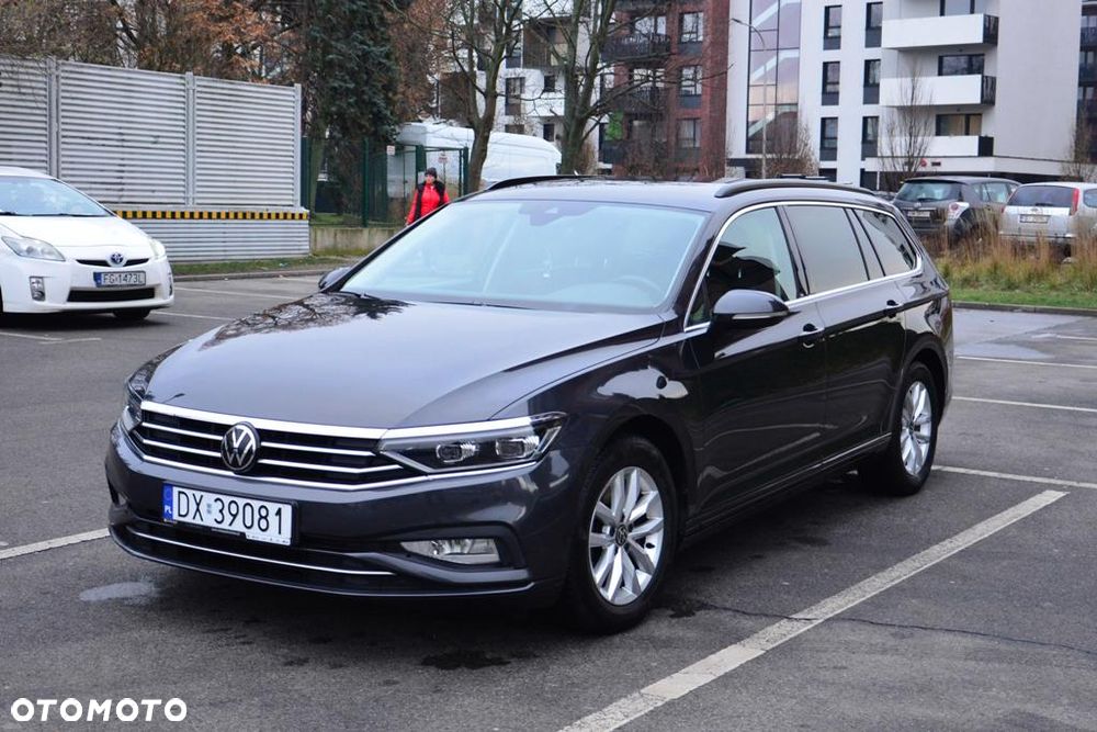 Volkswagen Passat Variant 2.0 TDI SCR DSG Business - 5