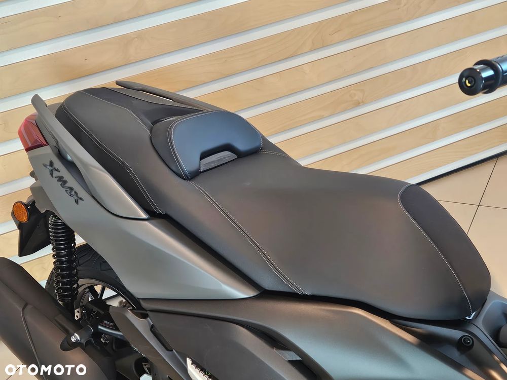 Yamaha X-max - 12