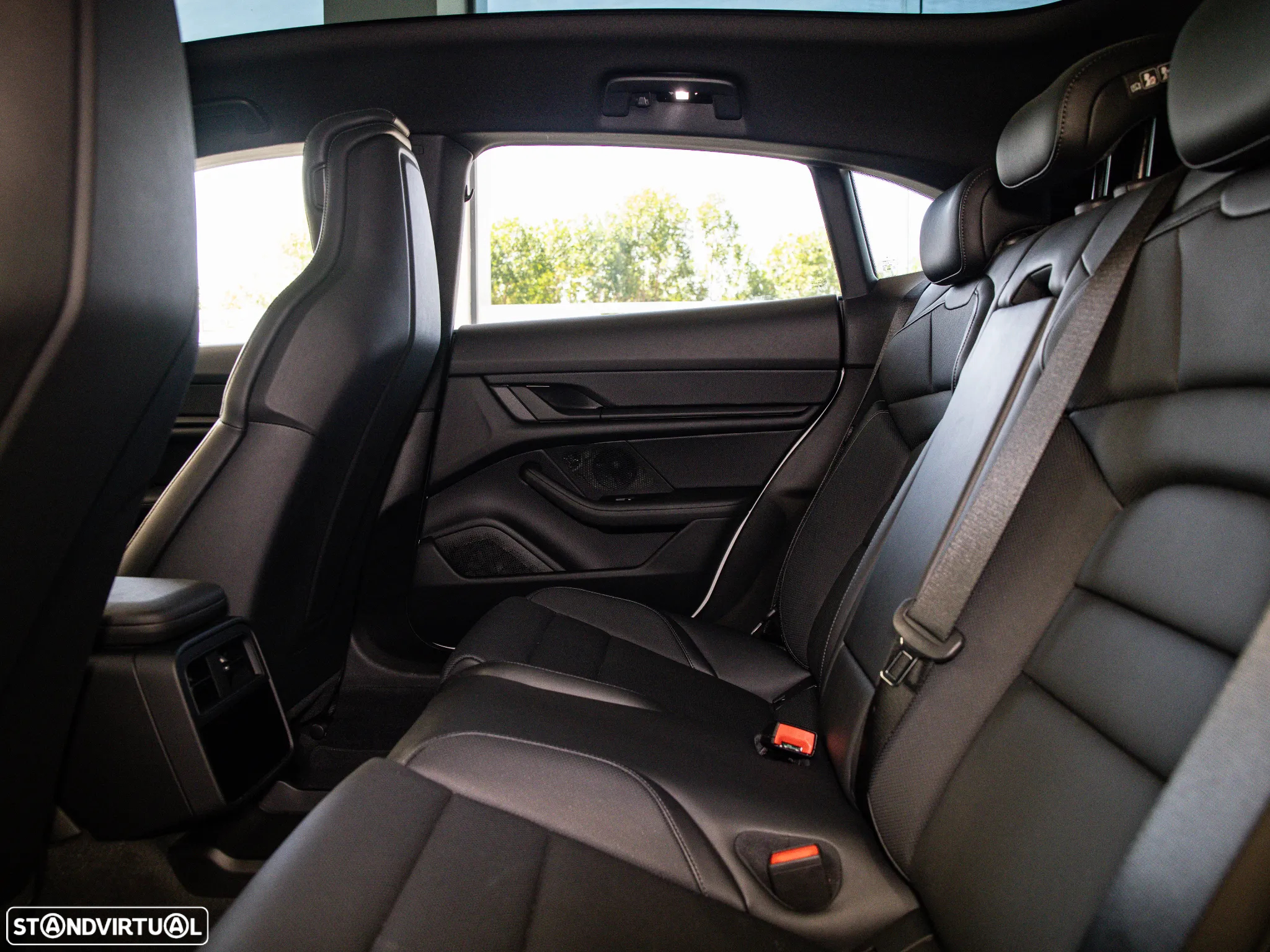 Porsche Taycan Sport Turismo Standard - 35
