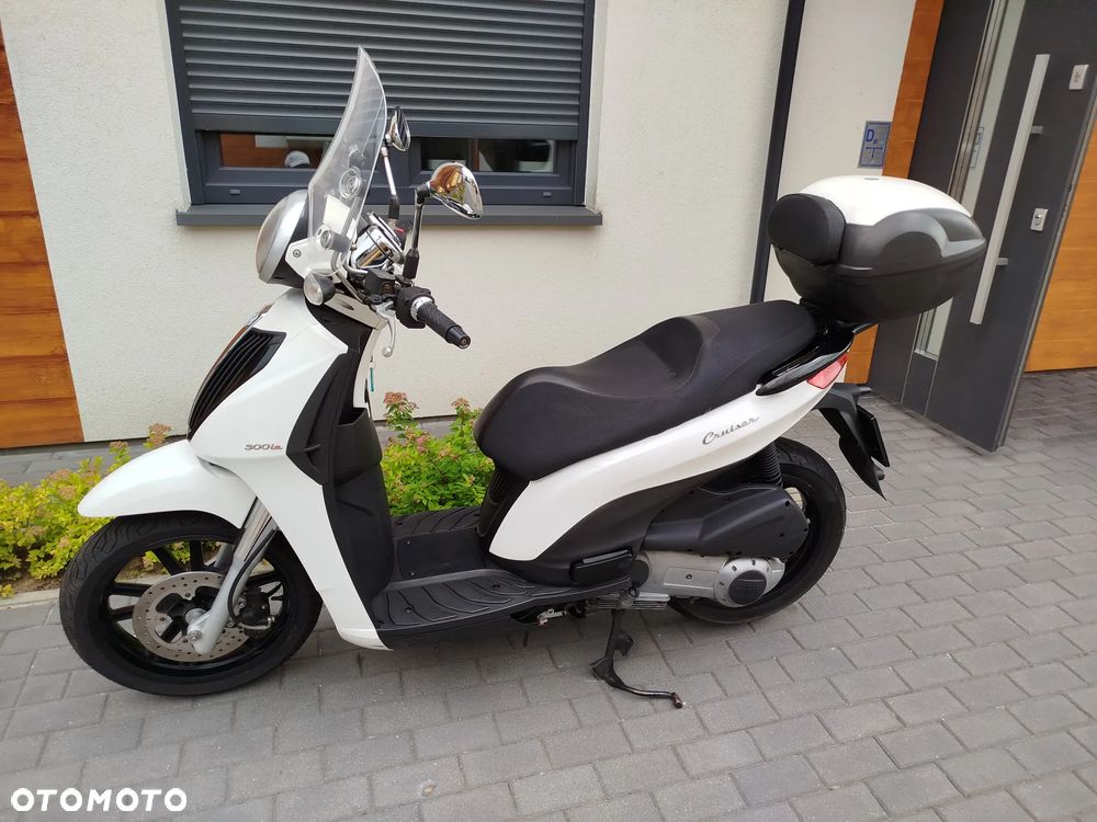 Piaggio Carnaby - 2