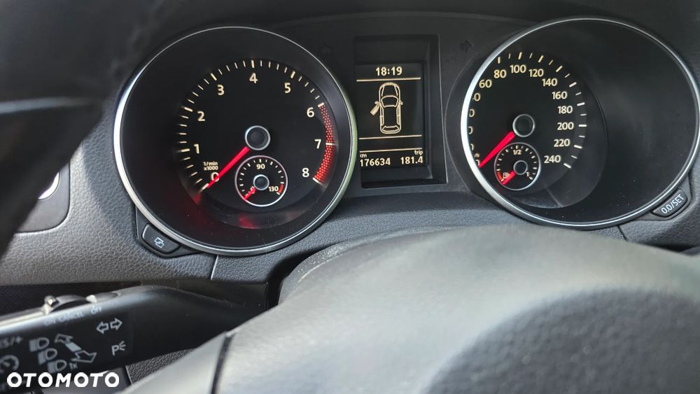 Volkswagen Golf 1.6 Edition - 12