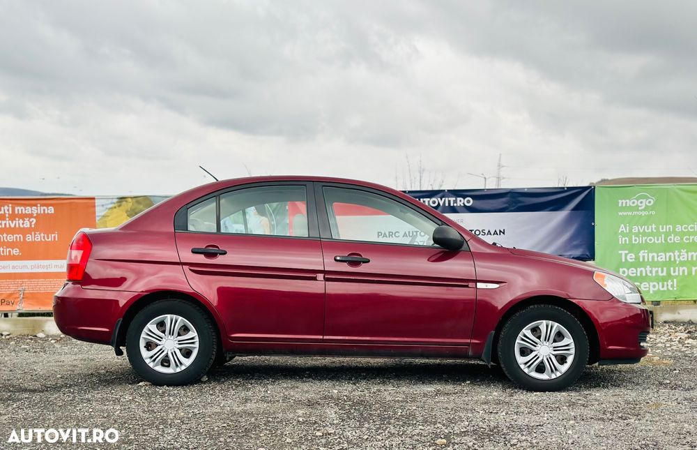 Hyundai Accent 1.4 GL - 24