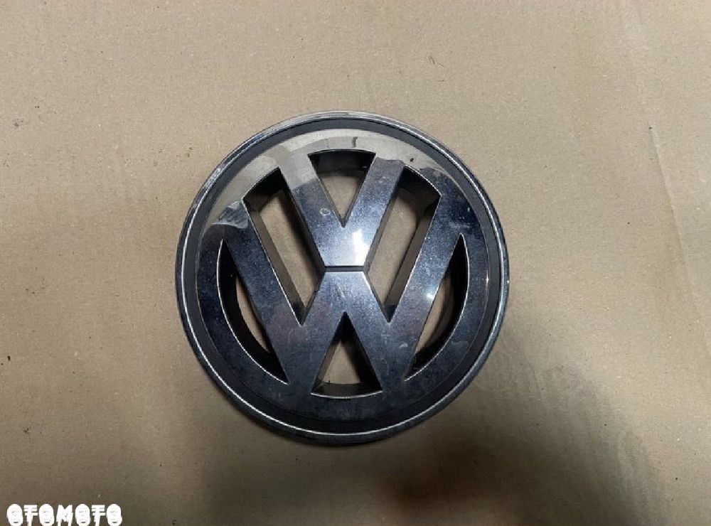 1K5853600 znaczek emblemat grilla volkswagen passat b6 - 1