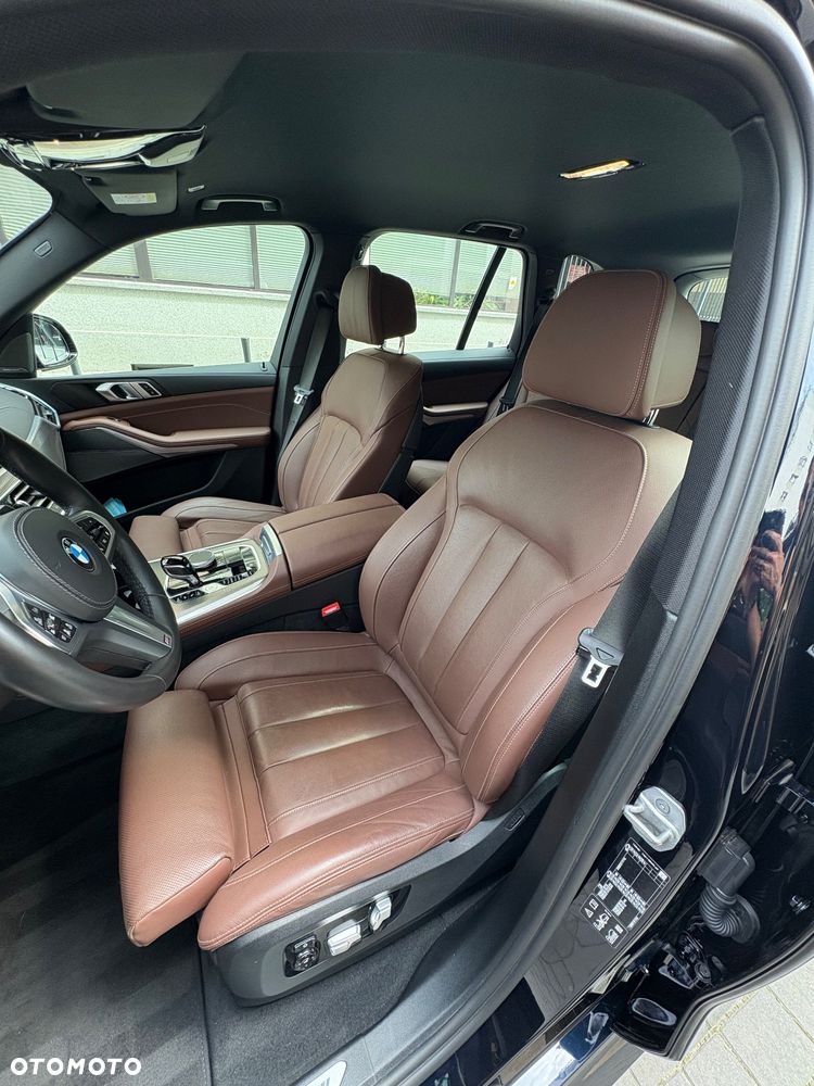 BMW X5 M50i - 11