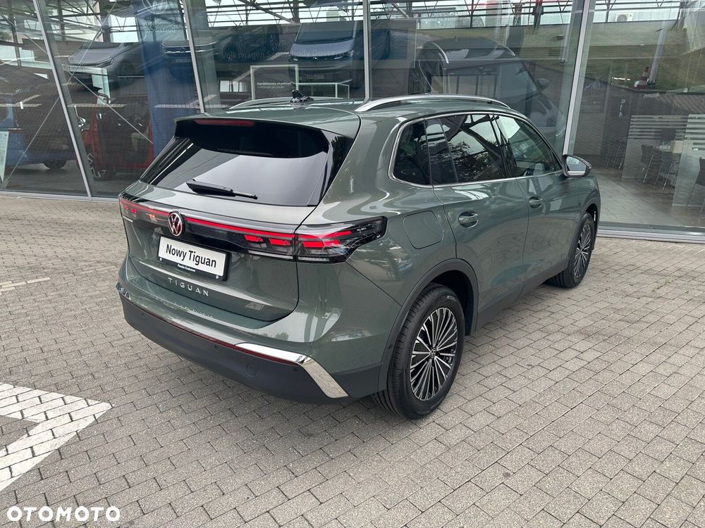 Volkswagen Tiguan 2.0 TDI Elegance DSG - 9
