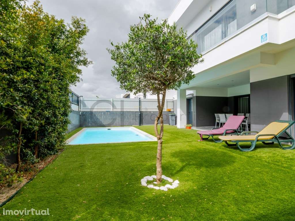 Moradia T4 Quinta de Santa Maria Charneca Piscina e Garagem - Grande imagem: 2/60