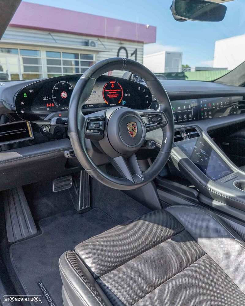 Porsche Taycan Turbo S - 18