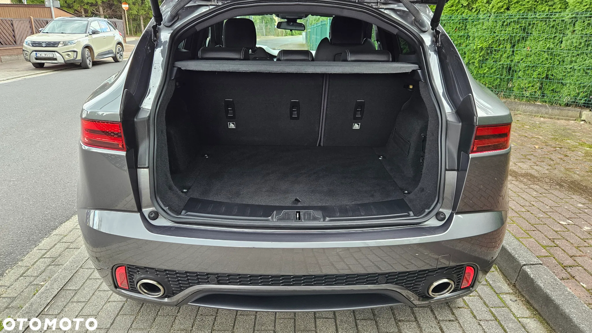 Jaguar E-Pace 2.0 i4D FWD R-Dynamic S - 16