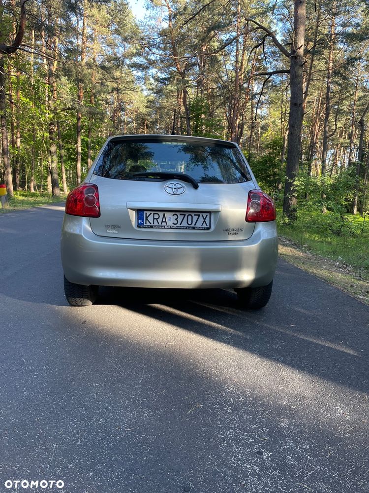 Toyota Auris 2.0 D-4D Premium - 4