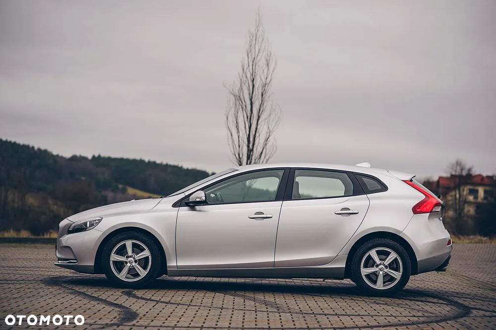 Volvo V40 D2 Drive-E Momentum - 8