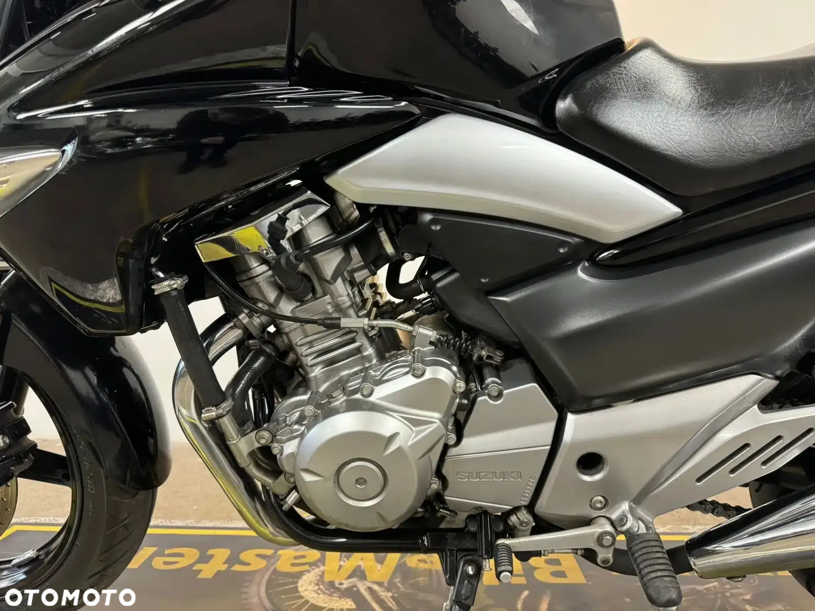 Suzuki GW 250 - 13