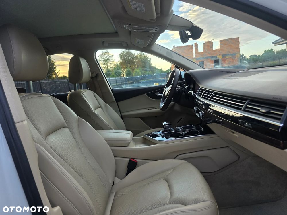 Audi Q7 3.0 TFSI Quattro Tiptr - 6