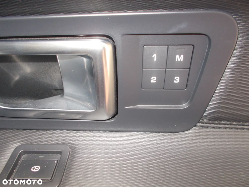 Land Rover Discovery Sport TD4 HSE - 28