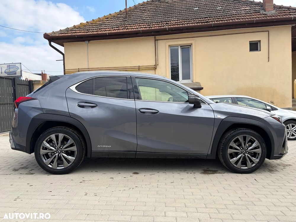 Lexus UX 250h (E-FOUR) F SPORT - 15