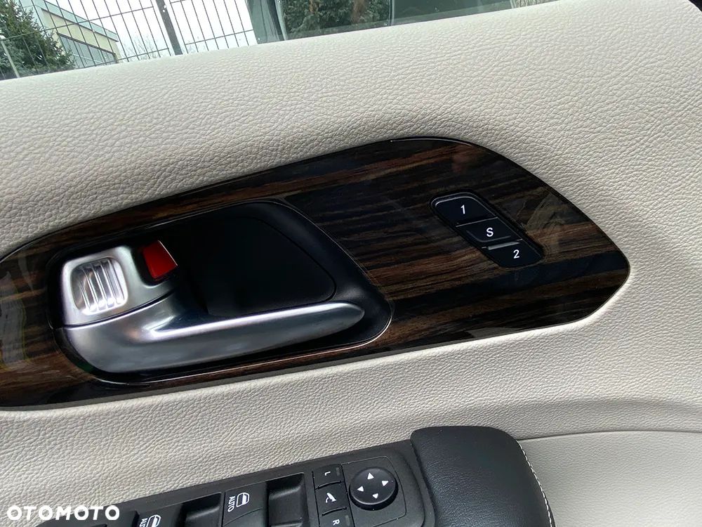 Chrysler Pacifica - 27