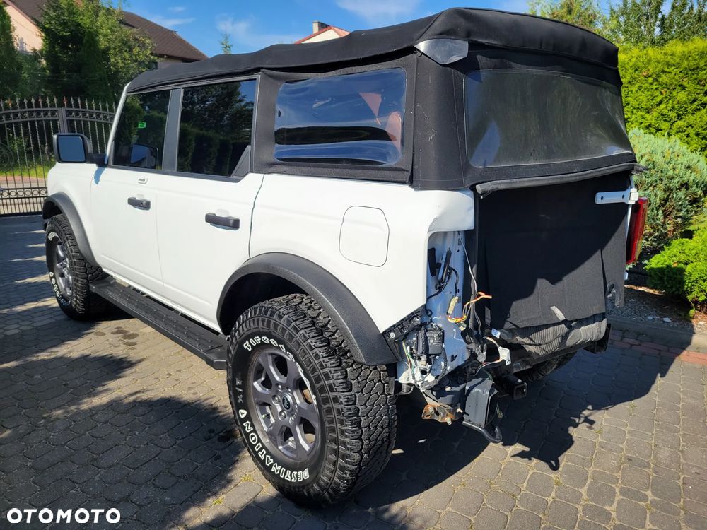 Ford Bronco - 6