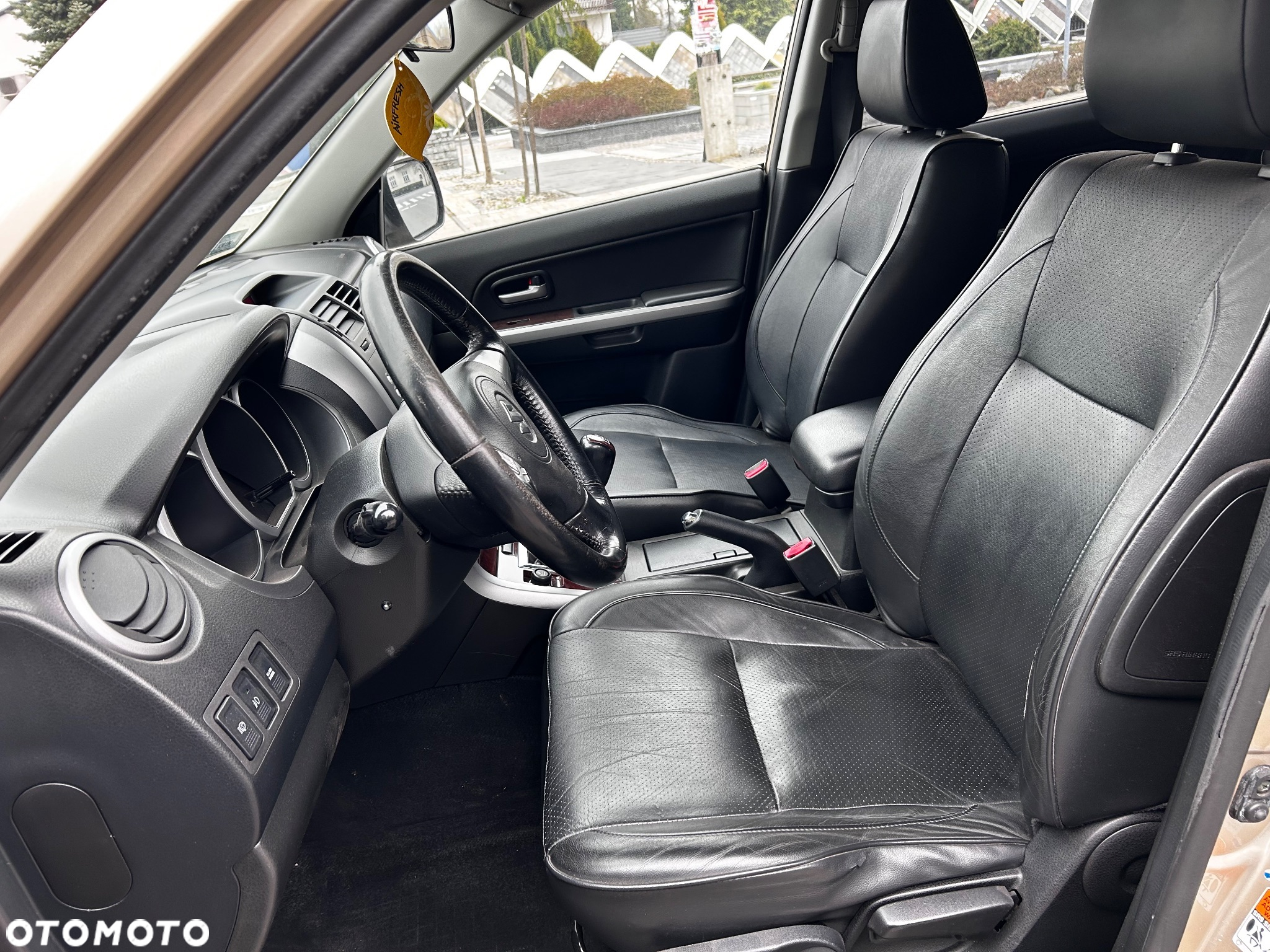 Suzuki Grand Vitara 2.0 - 8