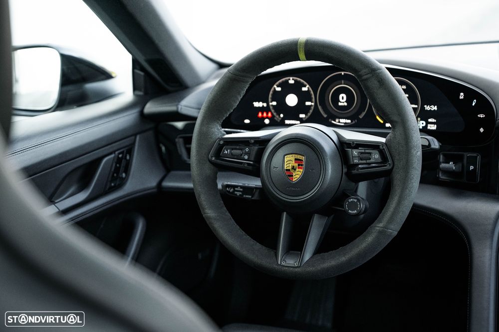 Porsche Taycan 4S - 35