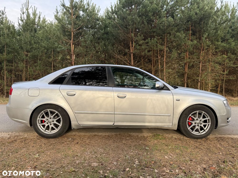 Audi A4 Limousine - 4