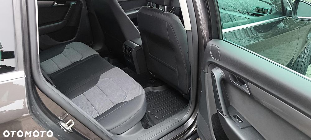 Volkswagen Passat 2.0 TDI DPF DSG Highline - 11