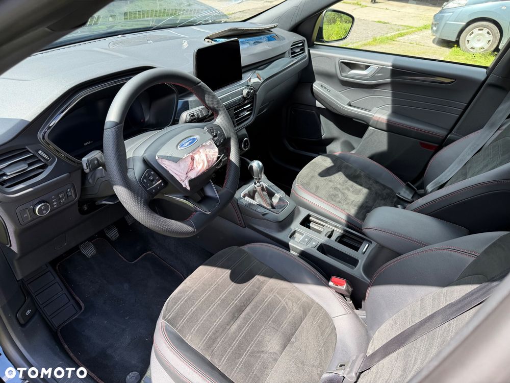 Ford Kuga 1.5 EcoBoost FWD ST-Line X - 22