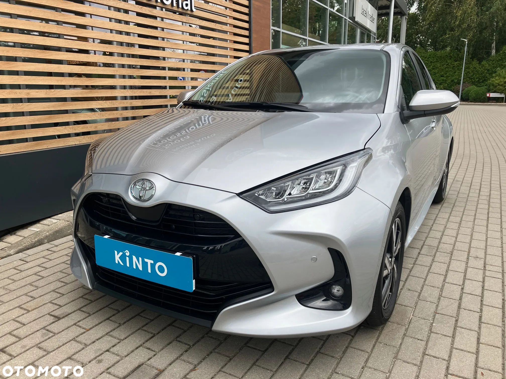 Toyota Yaris Hybrid 1.5 Style - 1