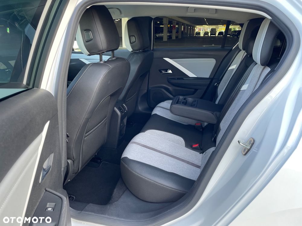 Opel Astra 1.2 Turbo Automatik Elegance - 16