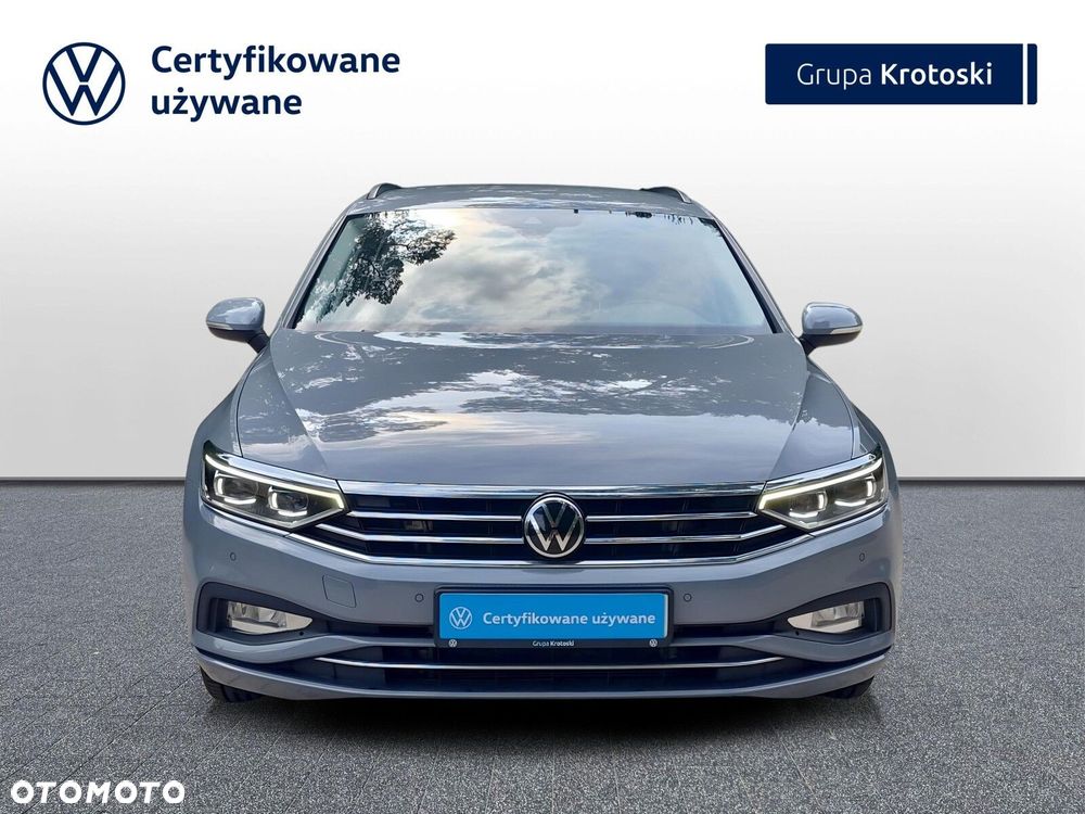 Volkswagen Passat - 11
