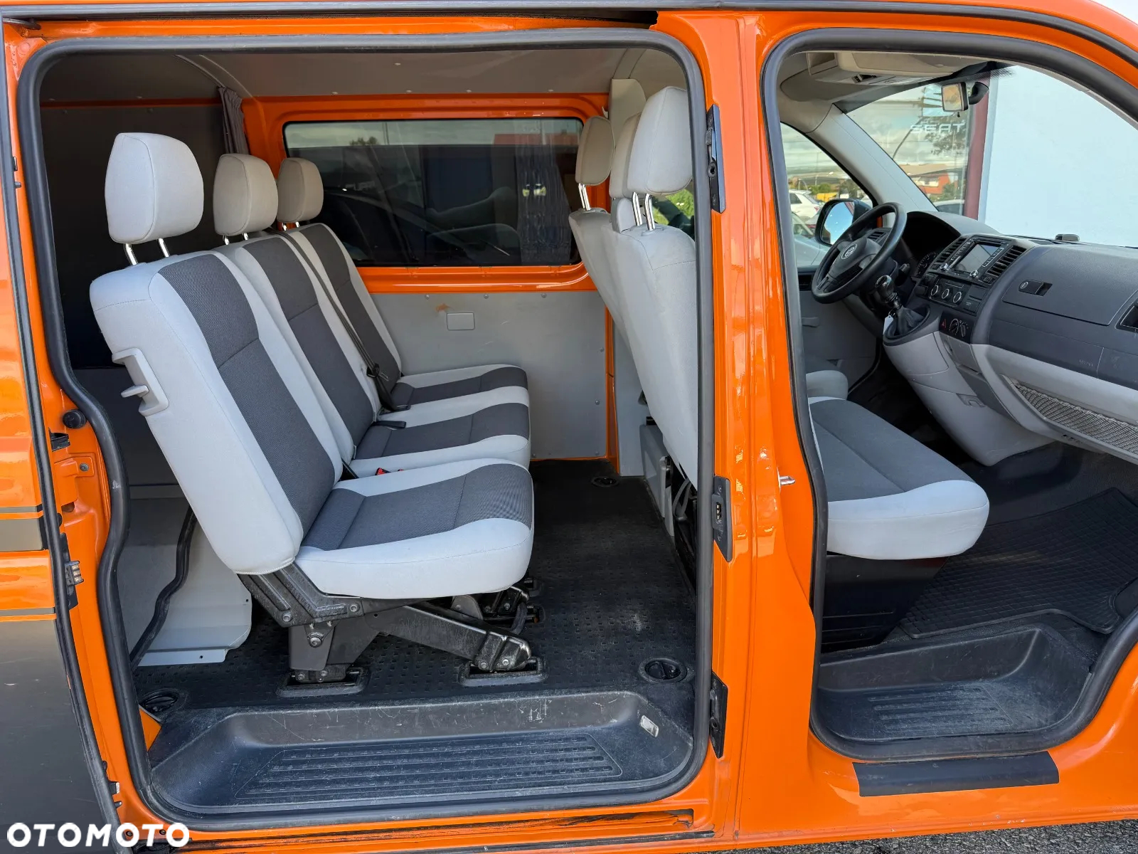 Volkswagen Transporter T5 TDI L2H1 - 8